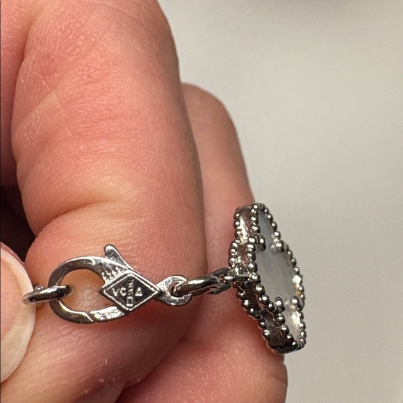 Fashion Clover Bracelet Inspired - Picture 4 of 4